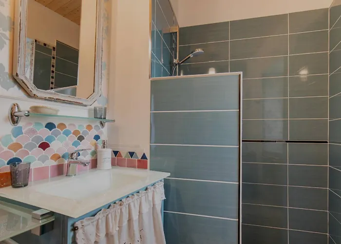 Les Charmes De Castellariis Proche Du Puy Du Fou Hébergement de vacances *