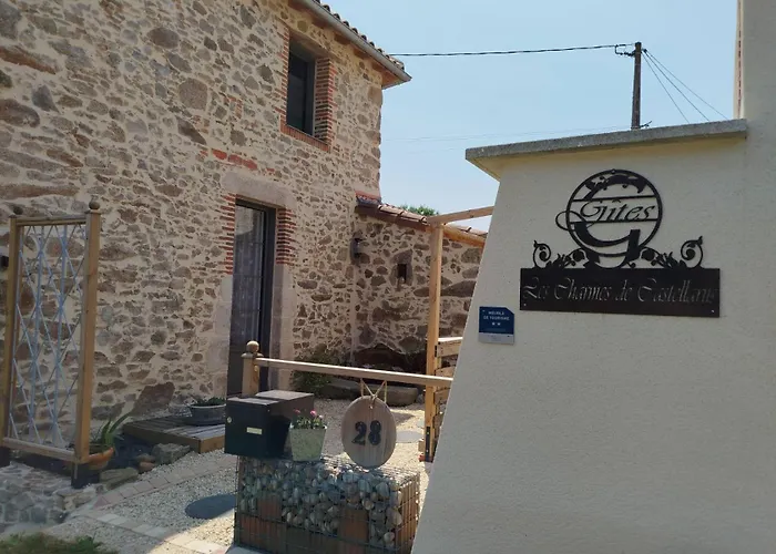 Les Charmes De Castellariis Proche Du Puy Du Fou Hébergement de vacances Pouzauges